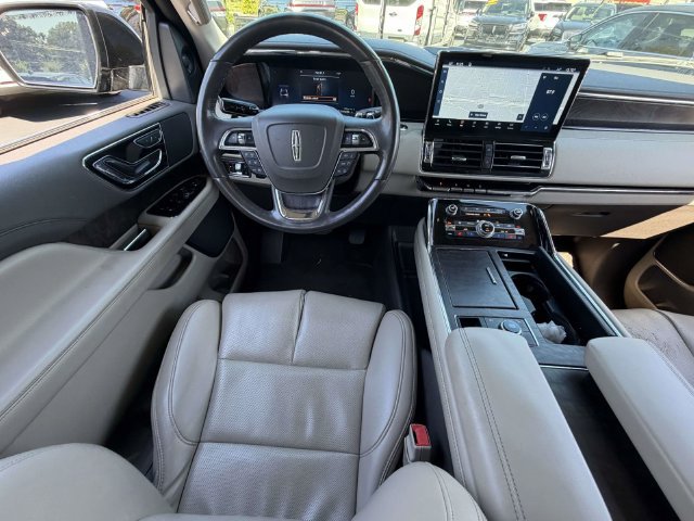 Certified 2022 Lincoln Navigator 4WD image 16