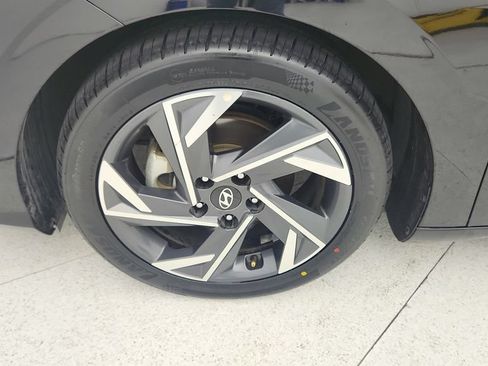 Used 2024 Hyundai Elantra Limited FWD image 29