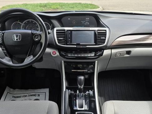 Used 2017 Honda Accord EX-L image 14
