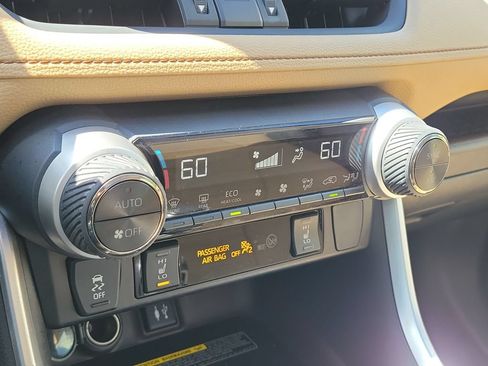 Used 2019 Toyota RAV4 Limited w/ Advanced Technology Package FWD image 17