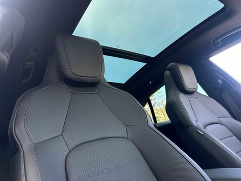 New 2025 Porsche Macan Electric image 18