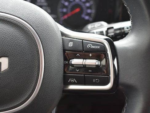 Used 2023 Kia Sorento S w/ Panoramic Sunroof Package AWD/4WD image 24