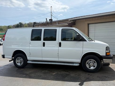Used 2024 Chevrolet Express 2500 w/ Driver Convenience Package image 2