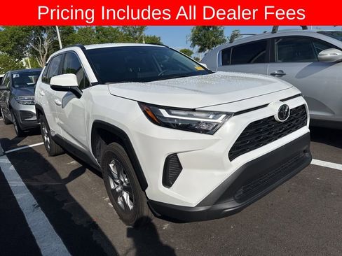 Used 2025 Toyota RAV4 XLE AWD/4WD image 3