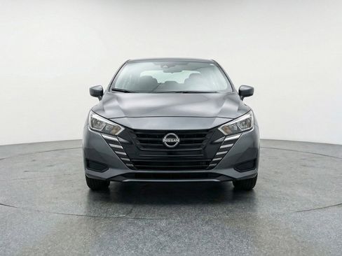 Used 2025 Nissan Versa SV image 2