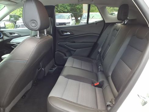 Certified 2024 Chevrolet Trax LT w/ LT Convenience Package FWD image 17