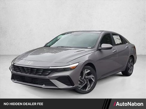 Used 2025 Hyundai Elantra Limited FWD image 1