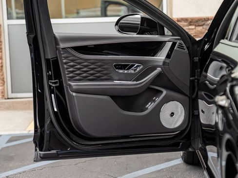 Certified 2022 Bentley Flying Spur V8 image 15