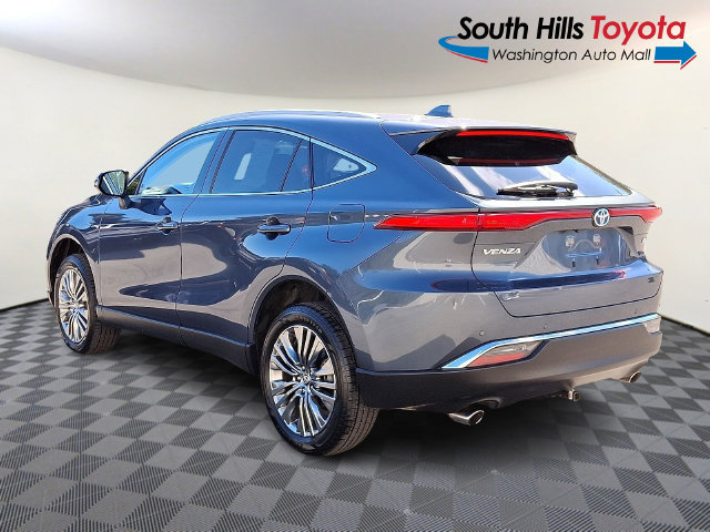Certified 2023 Toyota Venza XLE AWD/4WD image 4