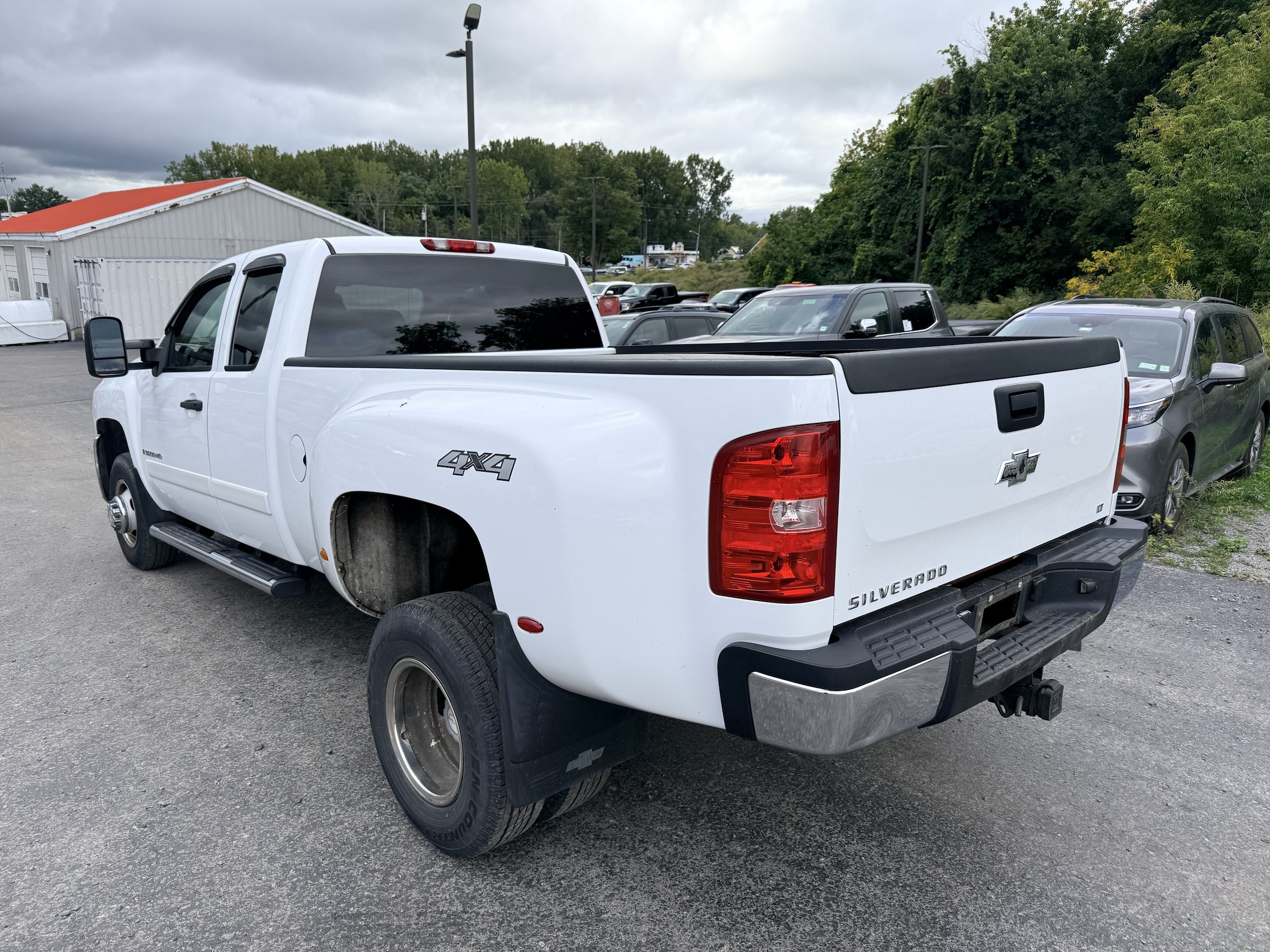 Used 2007 Chevrolet Silverado 3500 LT w/ 2LT Audio Package AWD/4WD image 6