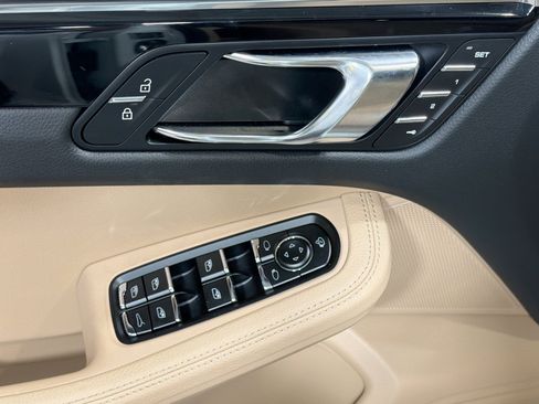 Certified 2026 Porsche Macan AWD/4WD image 23