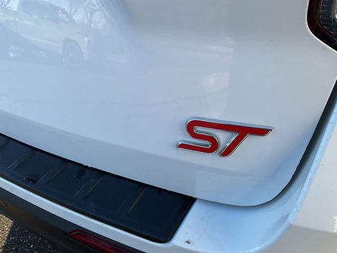 Used 2022 Ford Explorer ST w/ ST Street Pack image 10