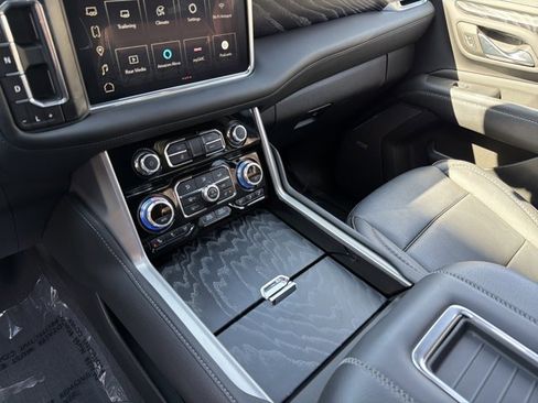 Used 2023 GMC Yukon XL Denali w/ Denali Reserve Package image 21