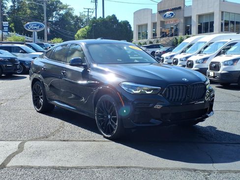 Used 2022 BMW X6 xDrive40i w/ M Sport Package AWD/4WD image 3