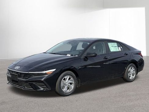 New 2026 Hyundai Elantra Sport FWD image 23
