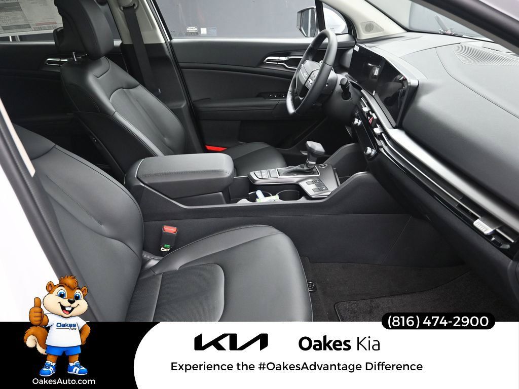 Certified 2026 Kia Sportage EX w/ EX Panorama Roof Package FWD image 37