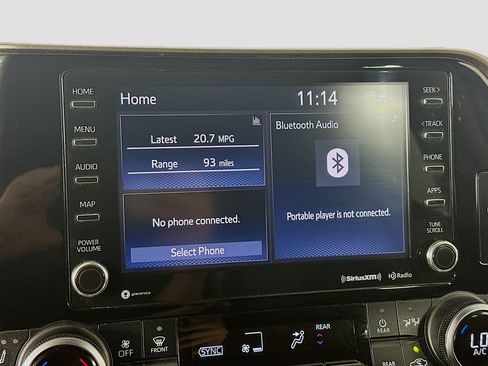 Used 2020 Toyota Highlander XLE FWD image 21