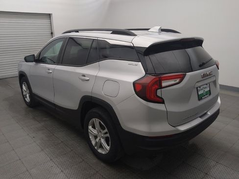 Used 2022 GMC Terrain SLE w/ Driver Convenience Package FWD image 5