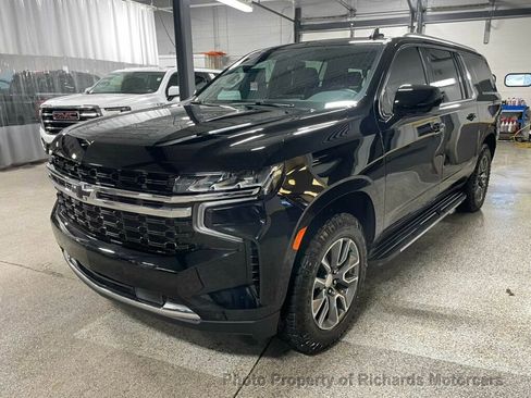Used 2023 Chevrolet Suburban LS image 4
