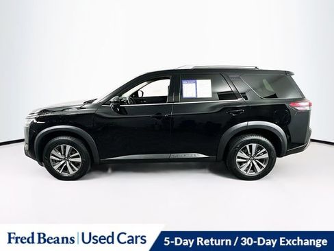 Used 2023 Nissan Pathfinder SL AWD/4WD image 6