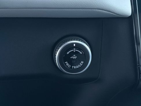 New 2026 Lincoln Navigator Reserve AWD/4WD image 26