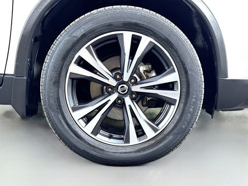 Used 2020 Nissan Rogue SV w/ Sun & Sound Touring Package AWD/4WD image 47
