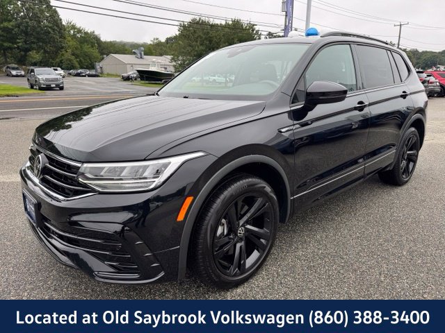 Certified 2024 Volkswagen Tiguan SE R-Line AWD/4WD image 1