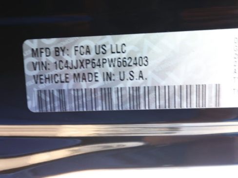 Used 2023 Jeep Wrangler Unlimited Sahara AWD/4WD image 30