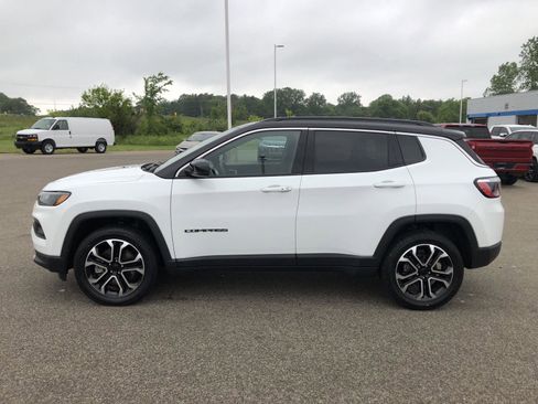 Used 2023 Jeep Compass Limited AWD/4WD image 2
