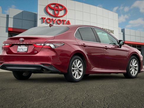 Certified 2022 Toyota Camry LE FWD image 3