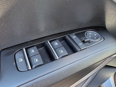 Used 2025 Kia Soul LX w/ LX Technology Package image 21