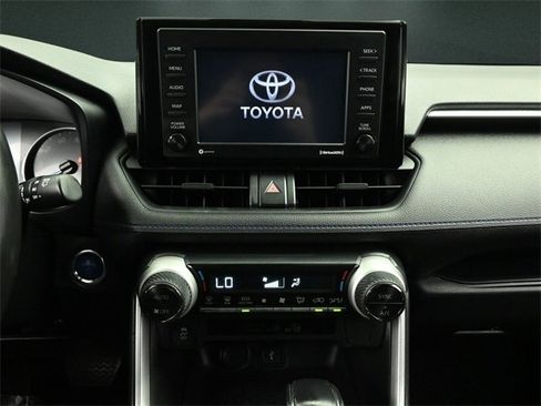Used 2022 Toyota RAV4 SE image 26