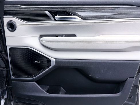 Used 2022 Jeep Wagoneer Series III w/ Premium Group I image 35