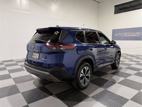 Used 2022 Nissan Rogue SV image 5