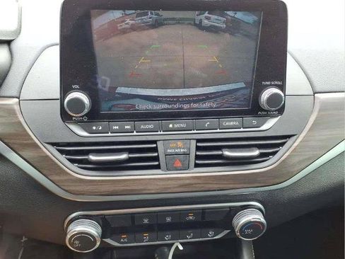 Certified 2023 Nissan Altima 2.5 SV FWD image 15