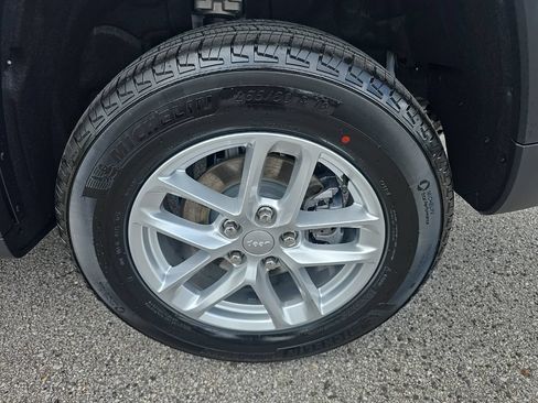 New 2026 Jeep Grand Cherokee Laredo X RWD image 10
