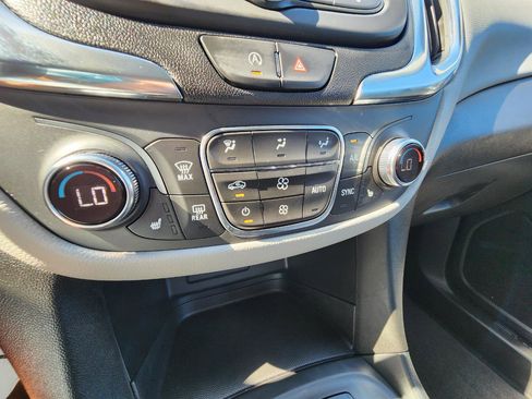 Used 2024 Chevrolet Equinox LT w/ Driver Convenience Package AWD/4WD image 24