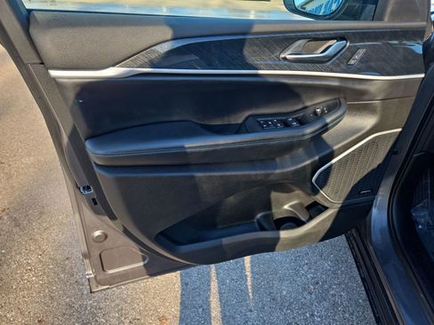 Used 2023 Jeep Grand Cherokee Trailhawk w/ Advanced Protech Group II image 12