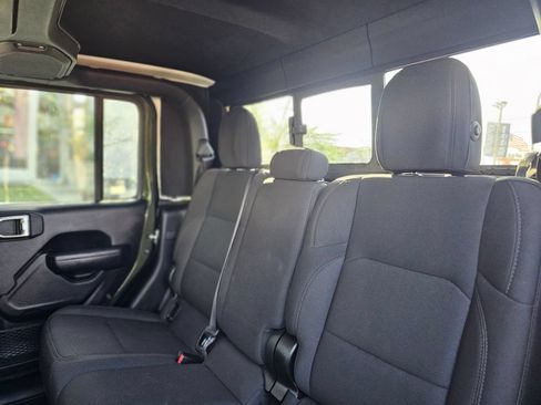 Used 2023 Jeep Gladiator Sport AWD/4WD image 27