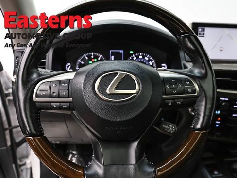 Used 2018 Lexus LX 570 4WD w/ Luxury Package image 10
