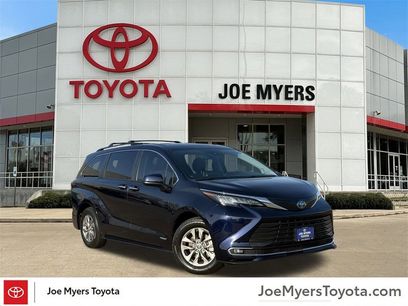 Used 2021 Toyota Sienna XLE w/ XLE Plus Package