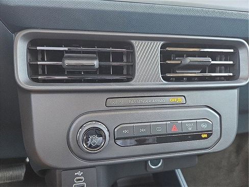 New 2025 Ford Maverick XL w/ Equipment Group 102A image 15