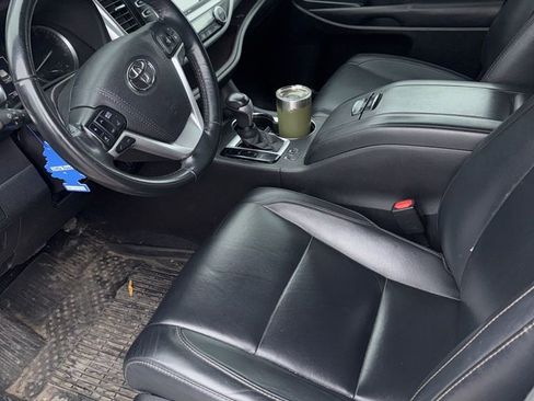 Used 2018 Toyota Highlander XLE image 9