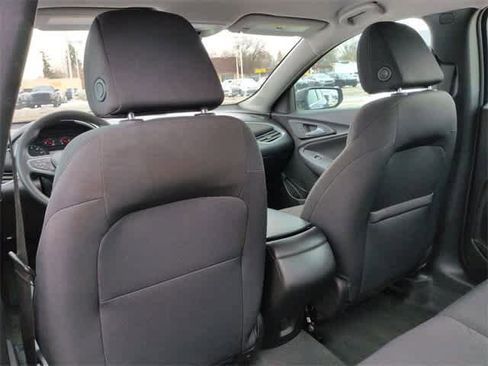 Used 2023 Chevrolet Malibu LS image 18