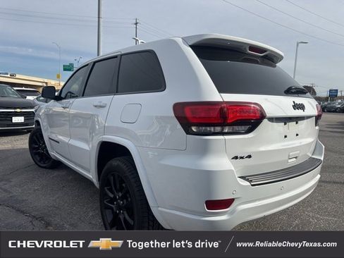 Used 2021 Jeep Grand Cherokee Laredo X image 3