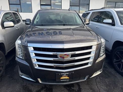 Used 2017 Cadillac Escalade Premium Luxury AWD/4WD image 2