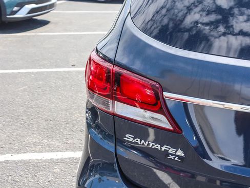 Used 2019 Hyundai Santa Fe XL SE FWD image 8
