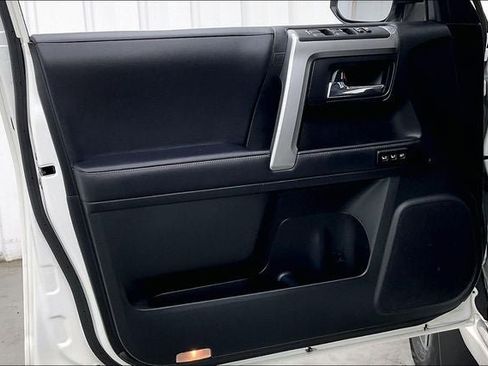 Used 2021 Toyota 4Runner Limited AWD/4WD image 21