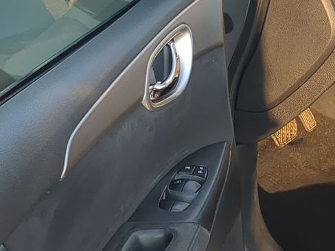 Used 2013 Nissan Sentra SV image 13