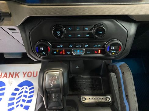 Used 2024 Ford Bronco Wildtrak image 28